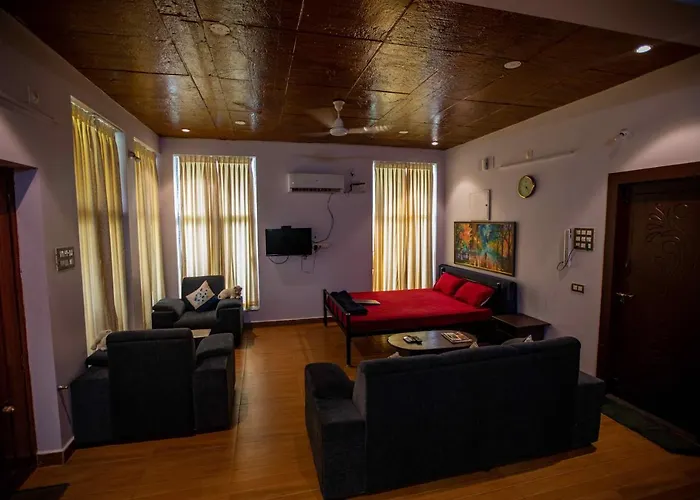 Waves Beach House Pondicherry